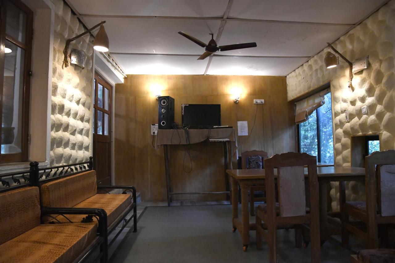 Baaz Jungle Resort Khawāsa Esterno foto