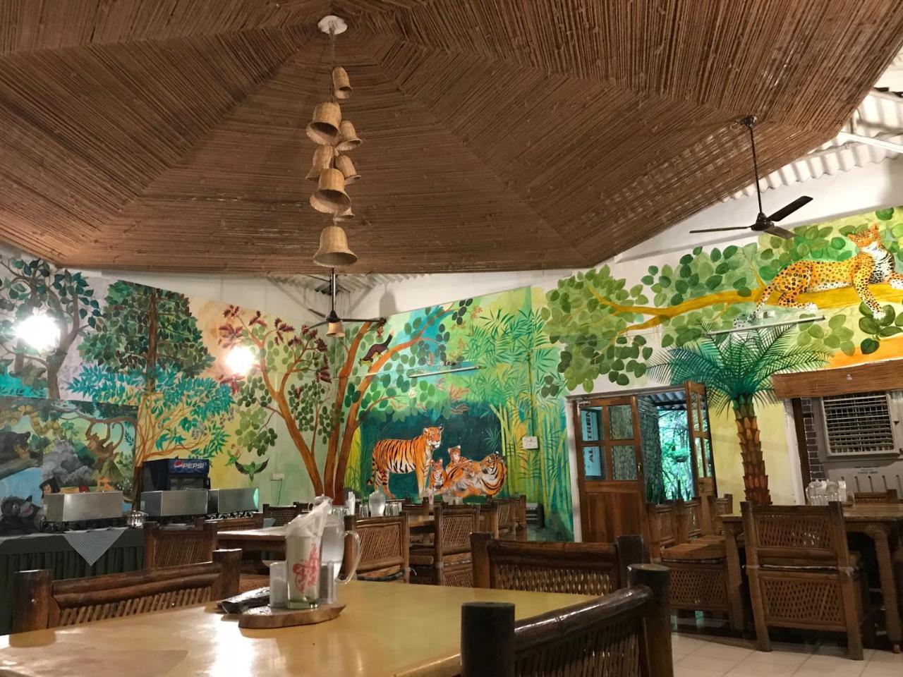 Baaz Jungle Resort Khawāsa Esterno foto